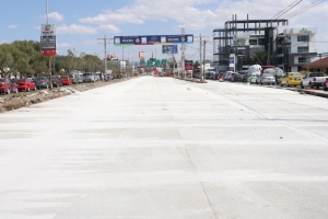 Se inician los trabajos de perfilado de carpeta asf&aacute;ltica sobre carriles centrales en el tramo del puente de rector&iacute;a de la UAEH en la carretera Pachuca-Actopan