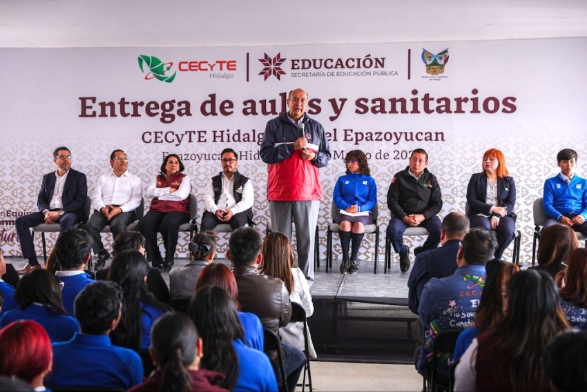Natividad Castrejón entrega obra educativa en CECyTEH Epazoyucan