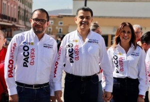 Arranca campaña  Francisco Olvera en el reloj monumental de Pachuca arropado por las dirigencias del PRI, PAN y PRD y de la militancia