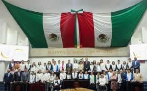 Reconoce mandatario hidalguense compromiso de juventudes