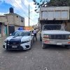 Aseguran veh&iacute;culo por tirar desechos en la v&iacute;a p&uacute;blica en Pachuca