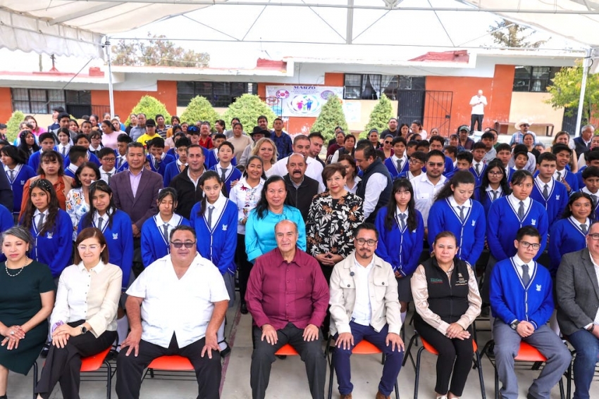 Natividad Castrejón entrega infraestructura educativa en Epazoyucan