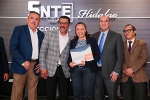 SEPH y SNTE entregaron 130 &oacute;rdenes de presentaci&oacute;n a docentes normalistas