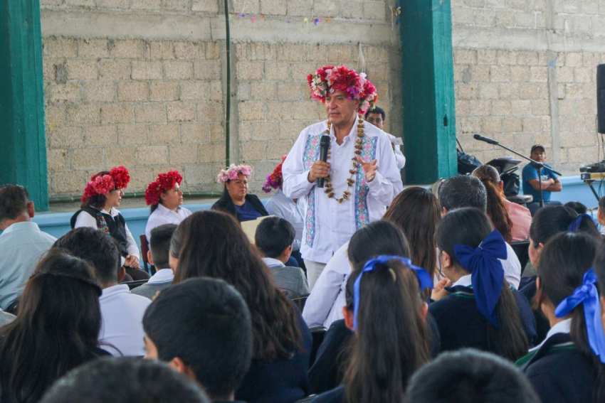 Encabeza Naty Castrejón jornada de prevención de adicciones en escuelas de Eloxochitlán