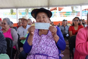Con m&aacute;s de 2 millones de pesos fortalecen al campo hidalguense con m&uacute;ltiples entregas