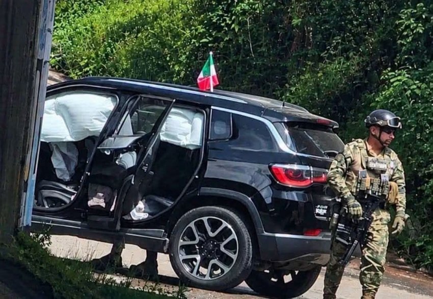 Roban camioneta y desatan persecución