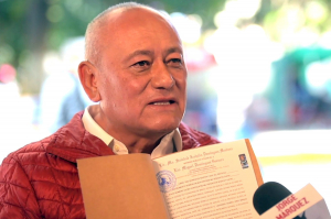 ANTE NOTARIO, JORGE MÁRQUEZ SE COMPROMETE A DISTRIBUIR GRATUITAMENTE VACUNA CONTRA COVID-19   