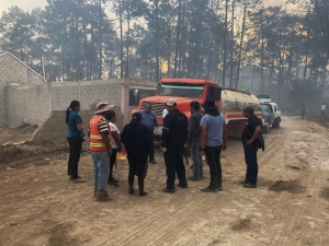 Ya se atiende el incendio registrado en cerro de Ajacaya, municipio de Zacualtipán