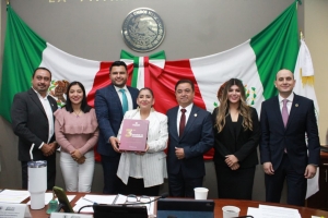 Elizabeth Quintanar Gómez, secretaria de Turismo, comparece ante el Congreso y celebra incremento de visitantes al estado   