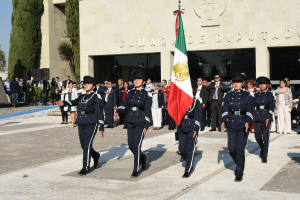 Congreso del estado honra a los símbolos patrios con “Lunes Cívico”