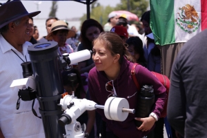 El Rehilete recibi&oacute; a decenas de familias para observar el eclipse