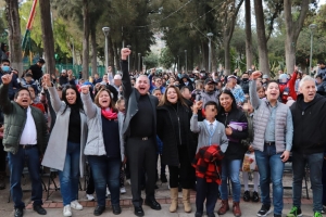 Entregan en Pachuca 836 becas W-15