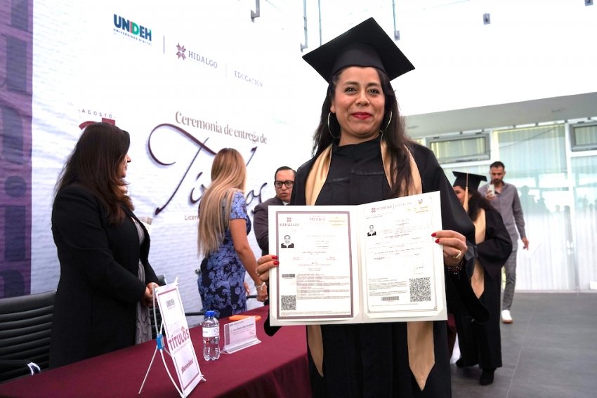 UNIDEH entrega 65 títulos y suma nuevos Campus Virtuales