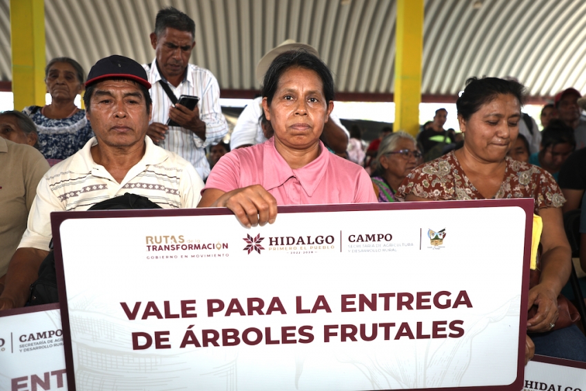 Julio Menchaca reafirma compromiso con el campo hidalguense en Atlapexco