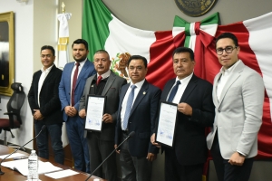 Enlaces legislativos municipales toman protesta en el Congreso de Hidalgo