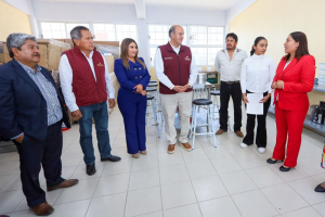 Comunidad educativa recibe 4.8 millones de pesos para equipamiento en talleres