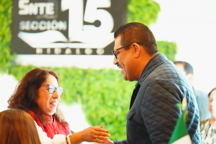 Said Vargas Sáenz dialoga con trabajadores de la educación de Hidalgo