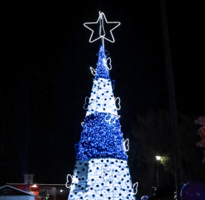 Sahagún celebra la llegada de la navidad con desfile de la luz y encendida de árbol