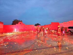 Colapsa barda perimetral de Pitahayas ante intensas lluvias