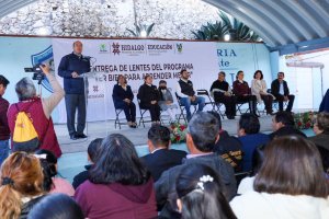 Estudiantes de Tepeapulco y Apan recibieron apoyo de lentes