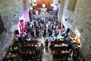 Ecos Orquestales lleva m&uacute;sica sinf&oacute;nica a la Catedral de Cristo Rey de Huejutla