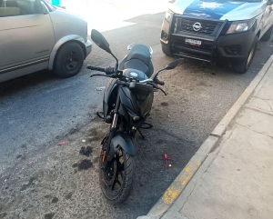 Aseguran motocicleta robada