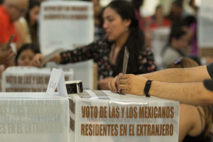 Mexicanos radicados en el exterior podr&aacute;n participar en elecciones 2021 a trav&eacute;s de internet
