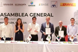 Firman secretarios de desarrollo econ&oacute;mico estatales y Concanaco Servytur acuerdo para fortalecer empresas familiares en M&eacute;xico