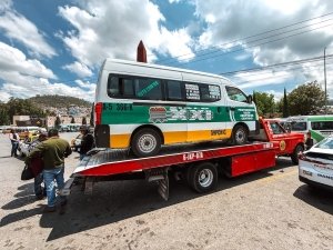 Refuerzan revisiones a colectivas y taxis en Pachuca