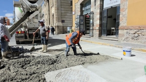 Continúan los trabajos de rehabilitación vial en el centro de Pachuca