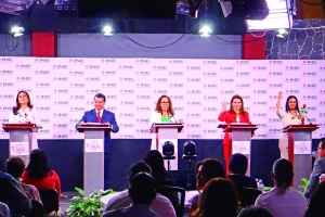 Debate del INE entre aspirantes al Senado termina en descalificaciones