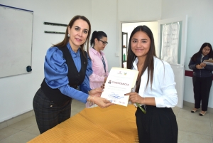 Curso gratuito busca prevenir desgaste en cuidadores de personas mayores