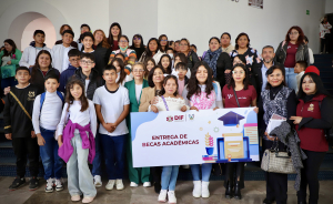DIF Hidalgo otorga becas a niñez y adolescencia en riesgo 