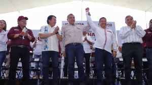 Ad&aacute;n Augusto y otros liderazgos nacionales de Morena respaldan a Julio Menchaca