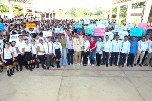 Huejutla recibe equipamiento educativo por m&aacute;s de 2.4 mdp