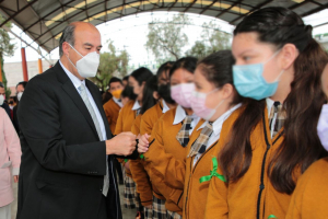 La educación de las niñas es prioridad en el gobierno de julio Menchaca