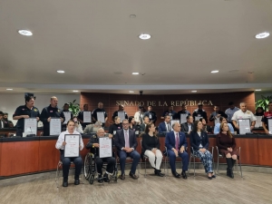 Directora de Protecci&oacute;n Civil de Ajacuba recibi&oacute; condecoraci&oacute;n nacional