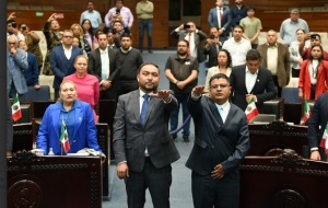 Diputados aprueban posesi&oacute;n del cargo de diputados por Apan  y Tula