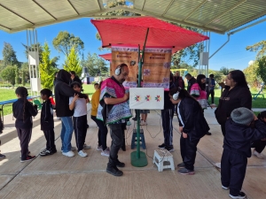 Llevan programa teatral “6 Lenguas 6 Mundos” a escuelas indígenas