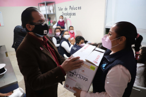 VOLUNTARIADO DE SSH PONE EN MARCHA TALLER DE PELUCAS ONCOLÓGICAS