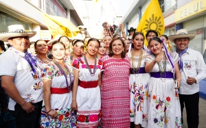 X&oacute;chitl G&aacute;lvez, sostuvo un encuentro con militantes y simpatizantes del PRI, PAN, PRD en Tulancingo