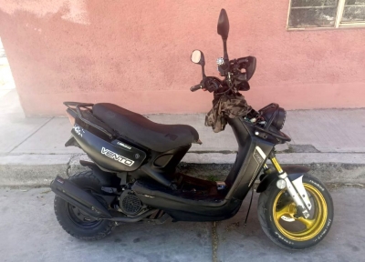 Recuperan motocicleta con reporte de robo y detienen a dos hombres en Pachuca