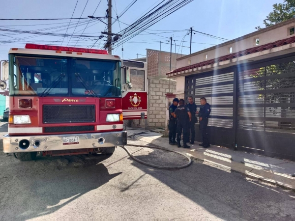 Bomberos sofocan incendio en vivienda 