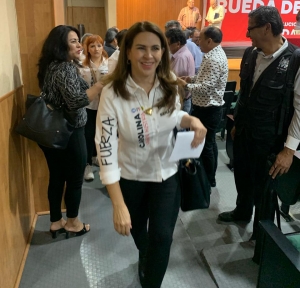 ”Dejemos de panfletear” como han hecho algunas candidatas, acusa Carolina Viggiano