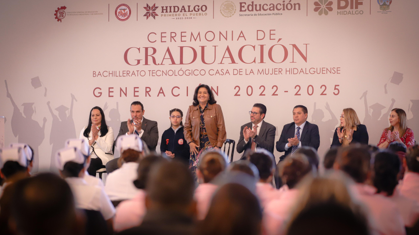 Egresan nuevas profesionales del CMH
