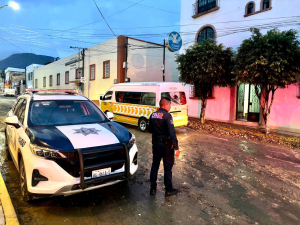 Tareas de auxilio en diferentes puntos de la zona metropolitana ante las torrenciales lluvias