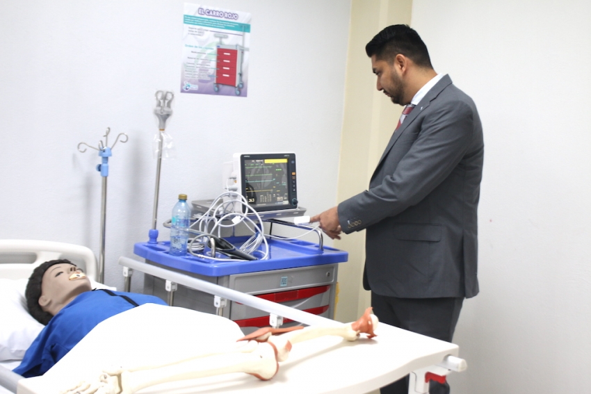 Inauguran laboratorios para fortalecer formación médica