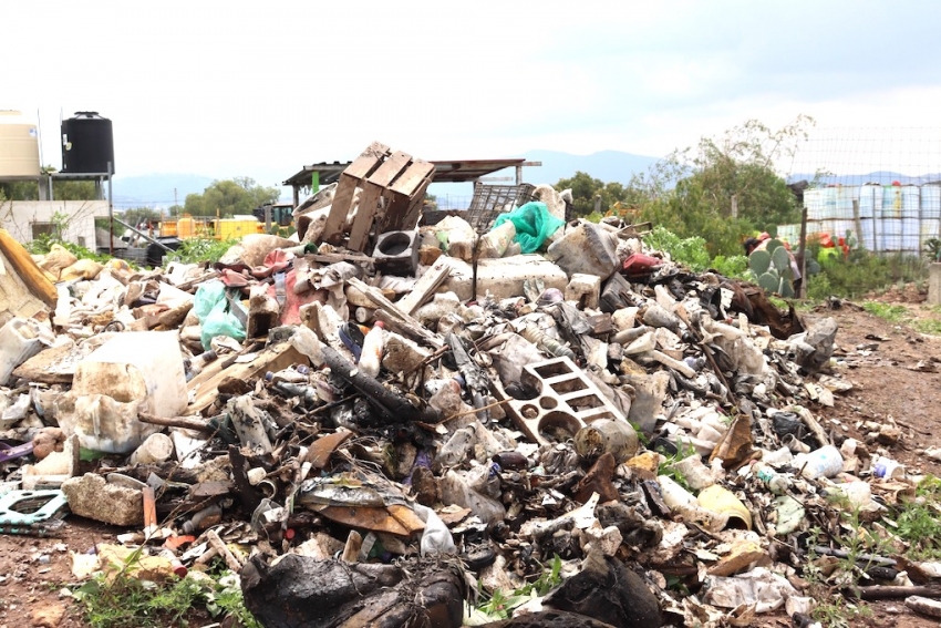 Intensifica SIPDUS limpieza de drenes en Pachuca para evitar anegamientos