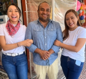 Comerciantes y emprendedoras generan empleo, pero est&aacute;n en el abandono: Reyna Monroy