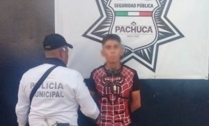 Cae sujeto por realizar pintas en la Plaza de la Constituci&oacute;n de Pachuca